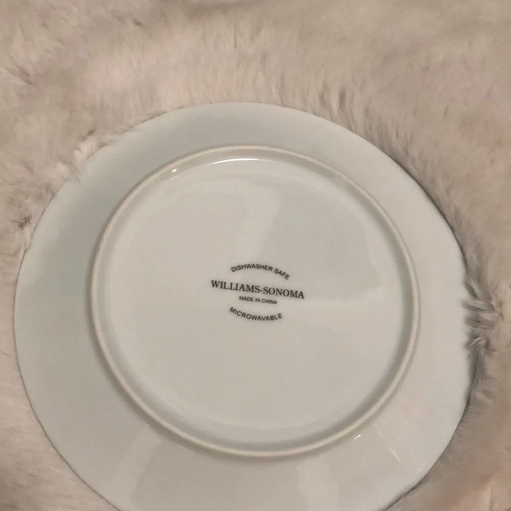 Williams Sonoma Vintage Bunny Band dessert plates set